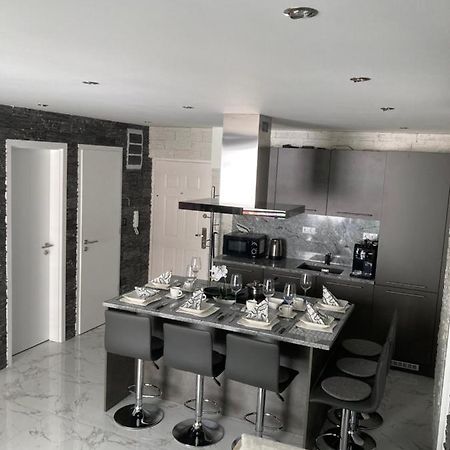 Swiss Luxury Apartment Мошонмадьяровар Экстерьер фото
